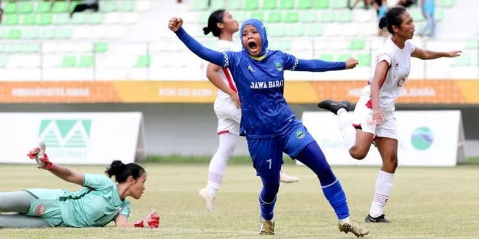 Tim Sepak Bola Putri Jawa Barat Raih Medali Emas di PON XXI Aceh-Sumut 2024