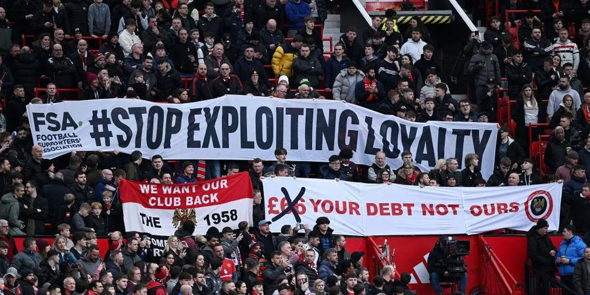 Protes Penggemar Manchester United atas Kenaikan Harga Tiket yang Drastis